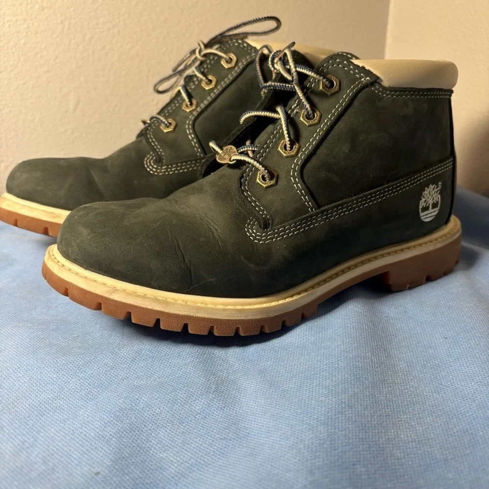 Timberland Women's Nellie Waterproof Chukka Boot in blue nubuck leather NWOT